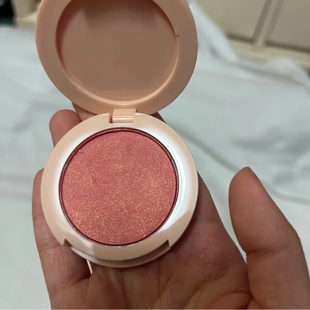 Cinta London CL Cheeky Flush Blush remind me